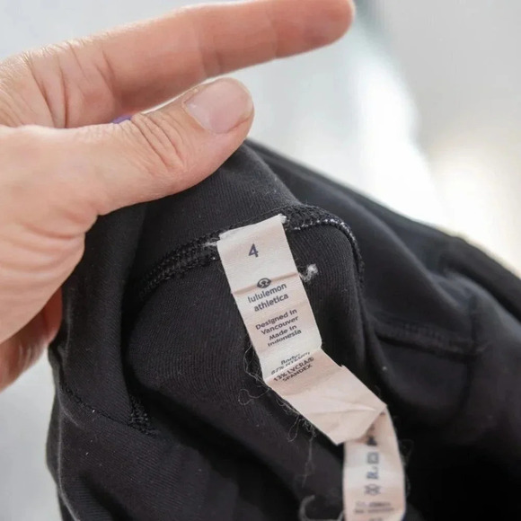 Lululemon Black cropped leggings with lilac stripes | 4 - Picture 6 of 8